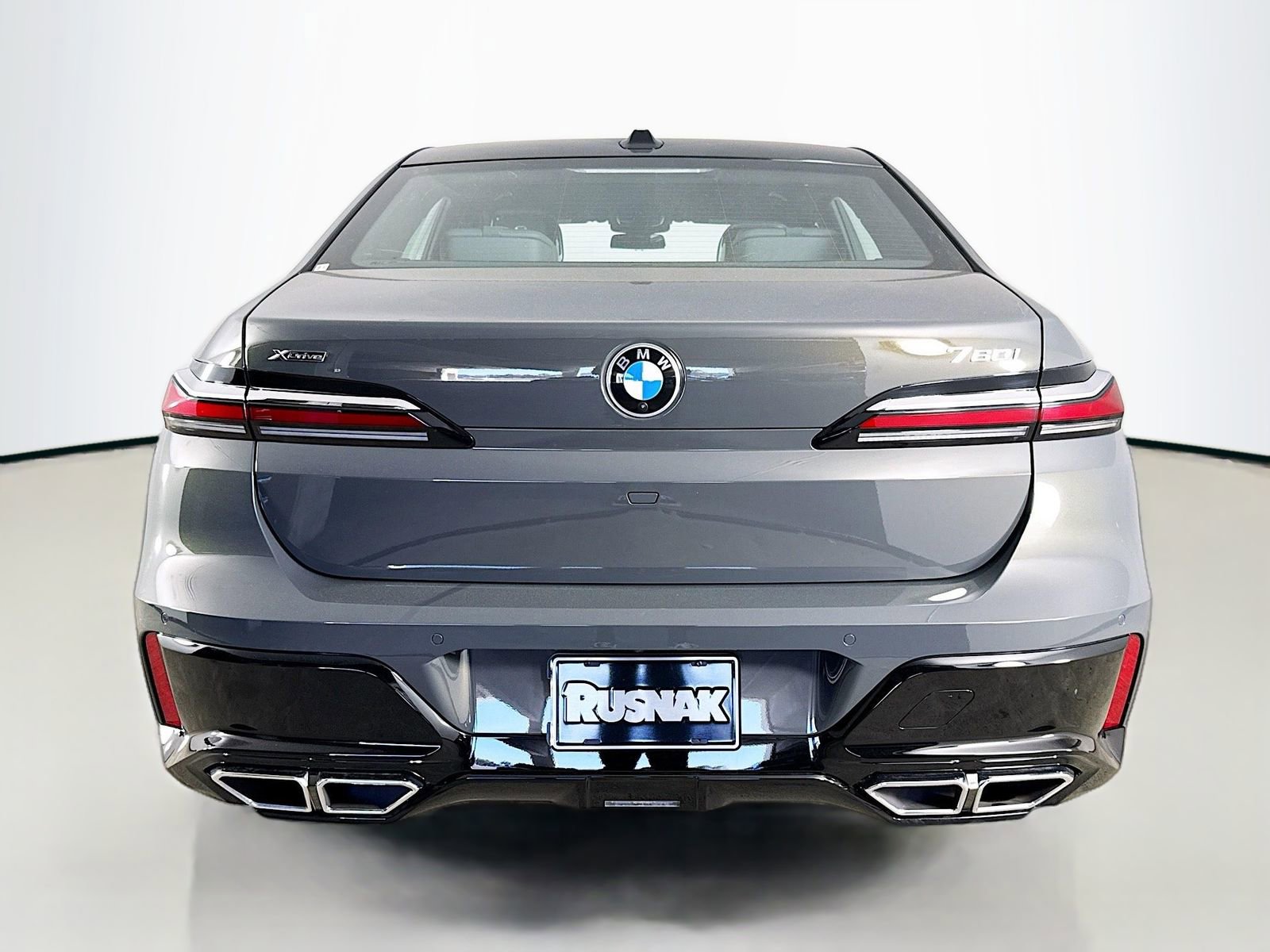 Used 2025 BMW 760i xDrive image 6