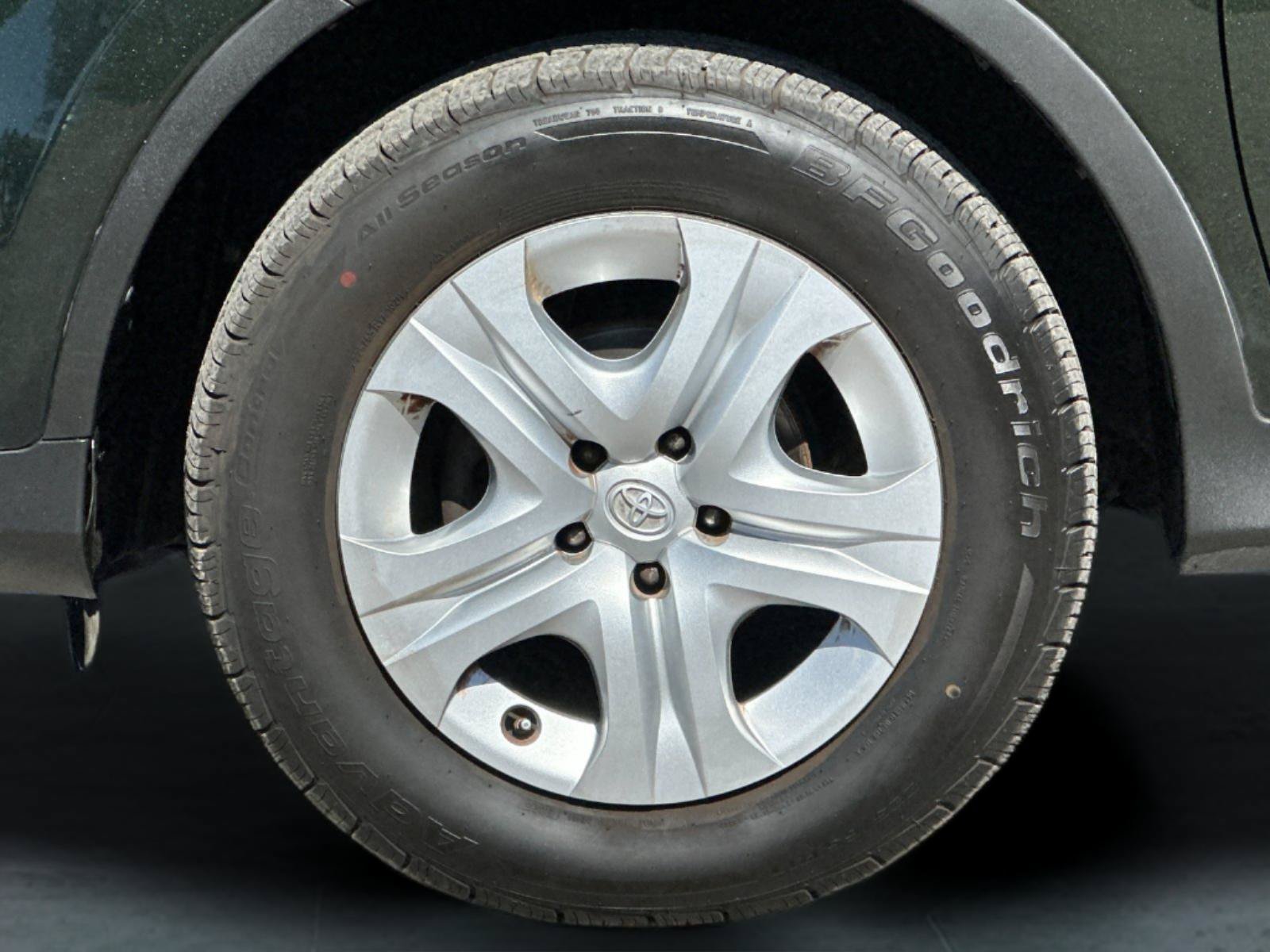 Used 2013 Toyota RAV4 LE AWD/4WD image 24