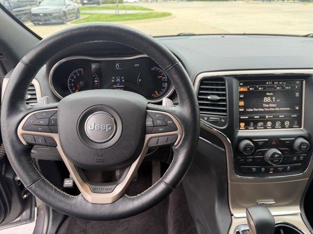 Used 2017 Jeep Grand Cherokee Limited image 12