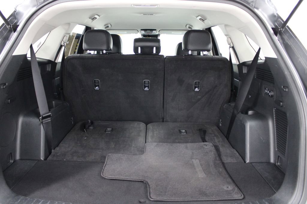 Used 2024 Kia Sorento S image 13
