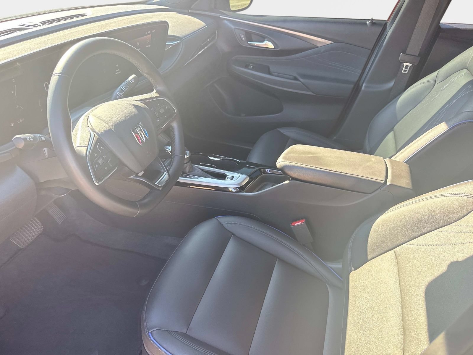 Used 2025 Buick Envista Sport Touring w/ Convenience II Package FWD image 16