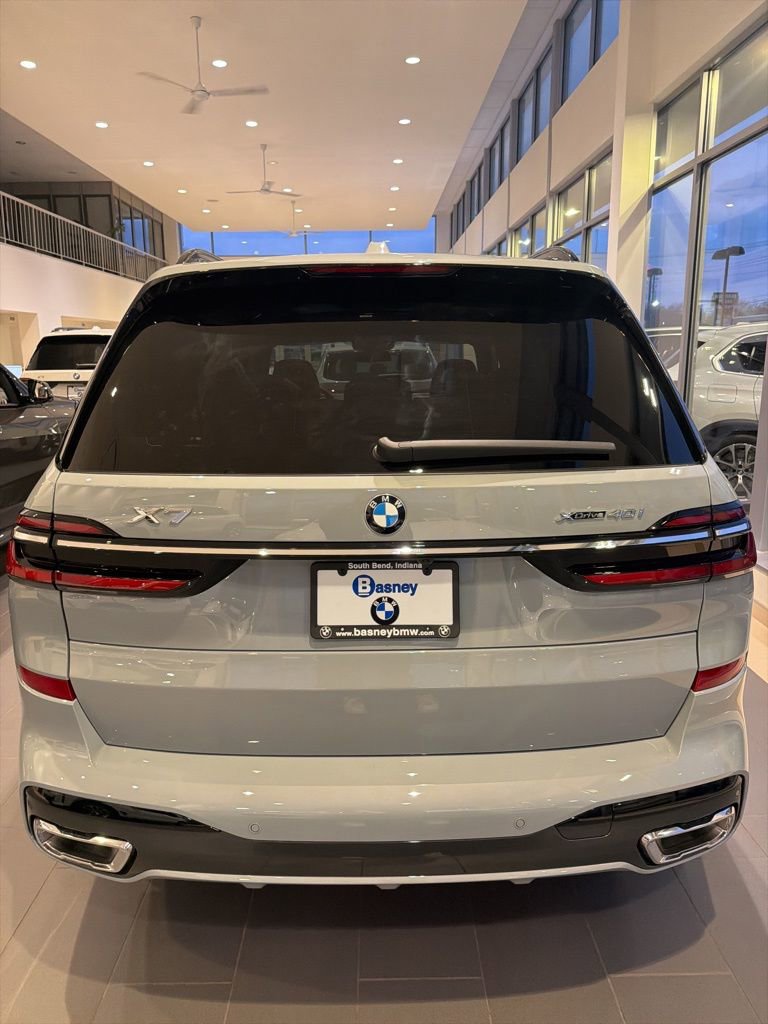 New 2026 BMW X7 xDrive40i w/ M Sport Package image 5