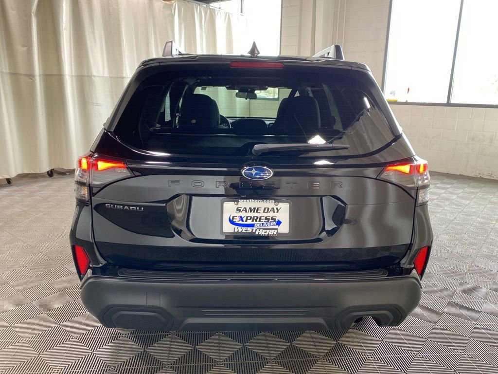Used 2025 Subaru Forester Premium AWD/4WD image 5