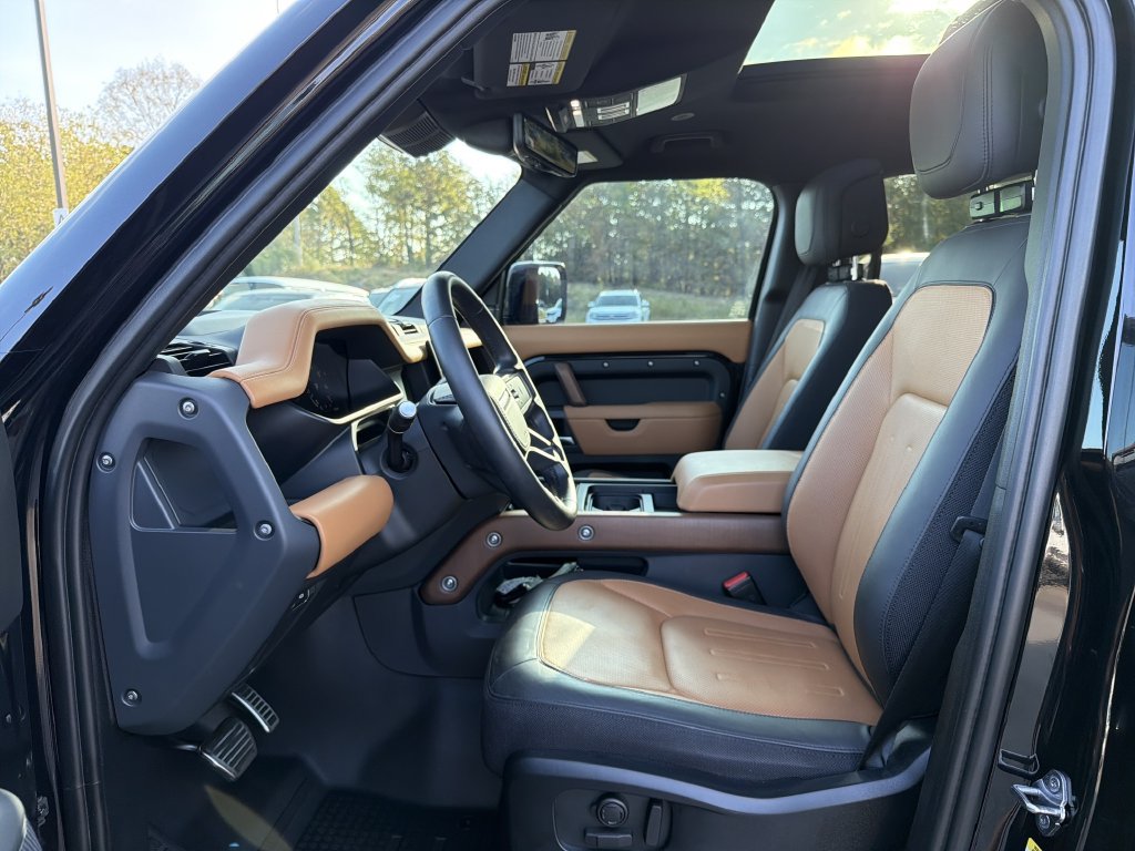 Used 2024 Land Rover Defender 110 X AWD/4WD image 3