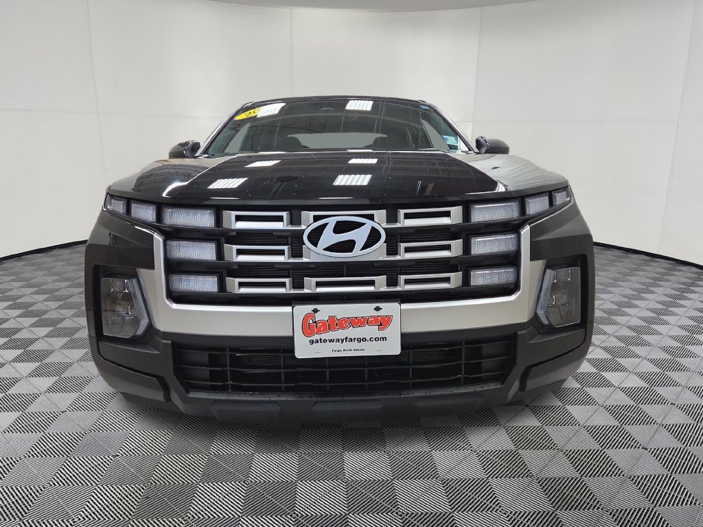 Used 2025 Hyundai Santa Cruz SE AWD/4WD image 5