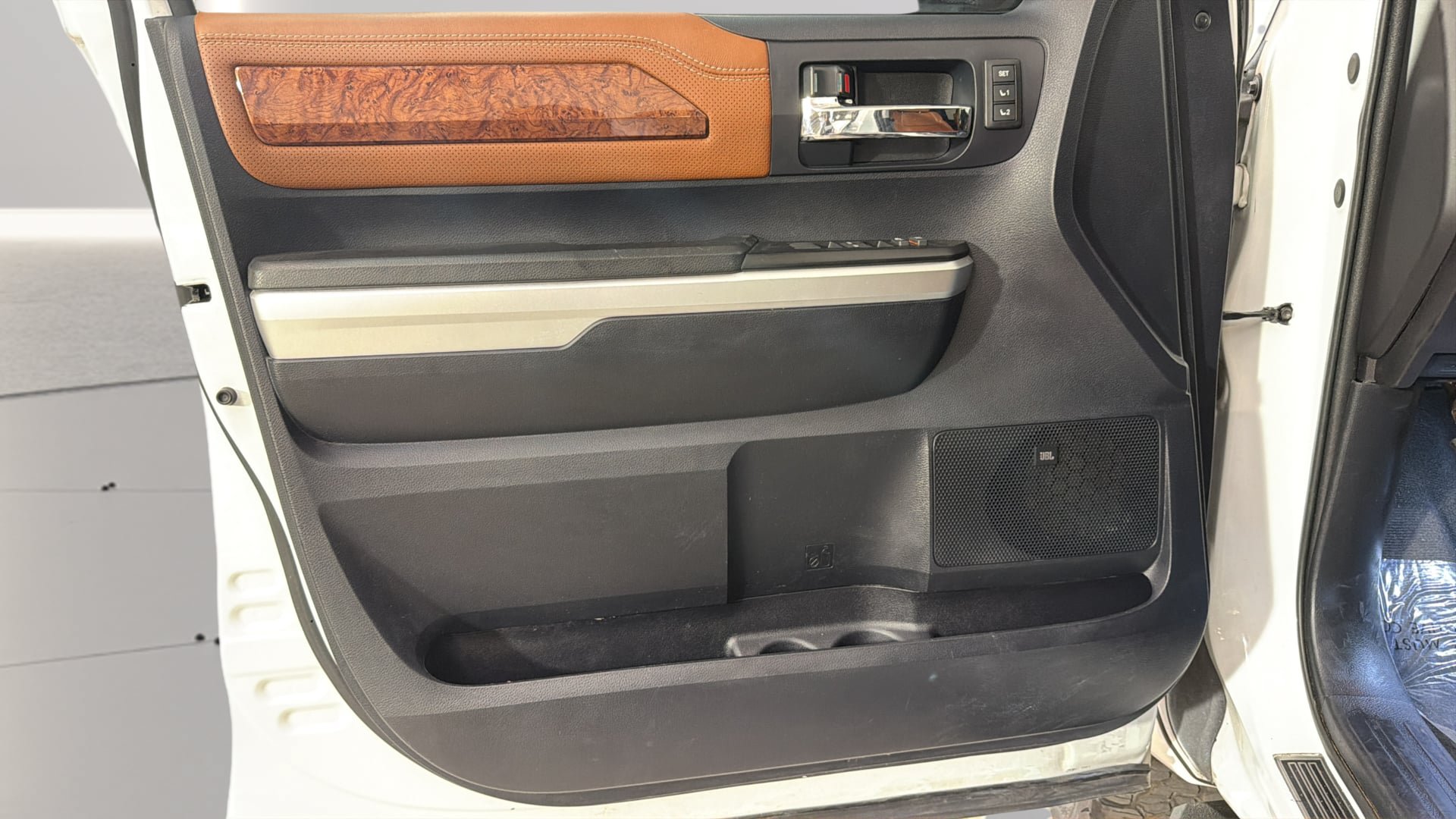 Used 2016 Toyota Tundra 1794 Edition AWD/4WD image 32
