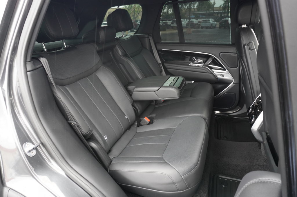 Used 2023 Land Rover Range Rover SE AWD/4WD image 10