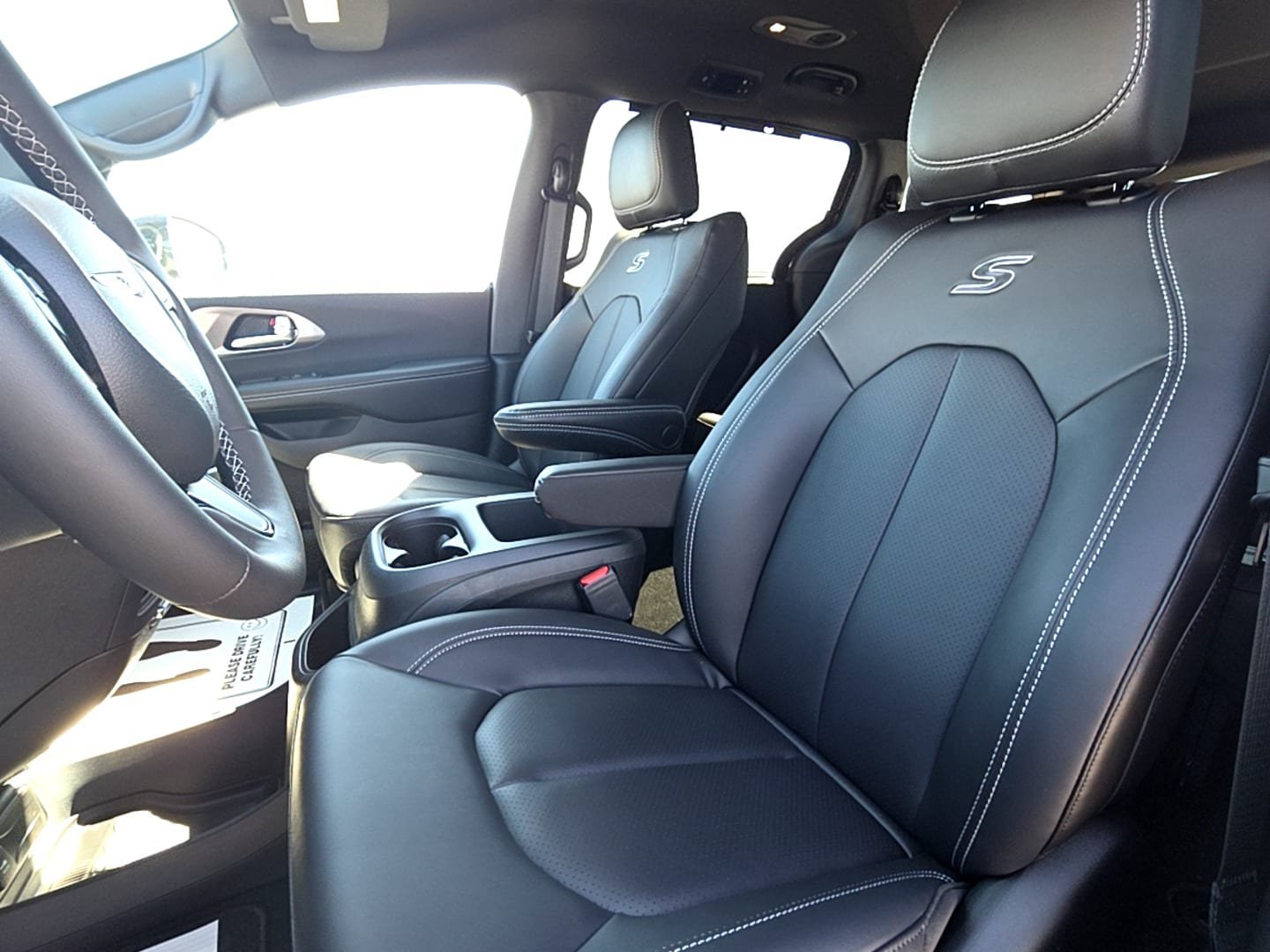 New 2026 Chrysler Pacifica Select w/ S Appearance Package FWD image 15