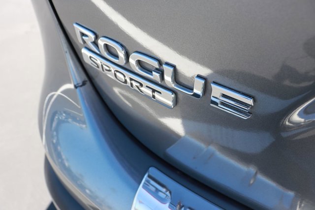 Used 2020 Nissan Rogue Sport SV FWD image 7