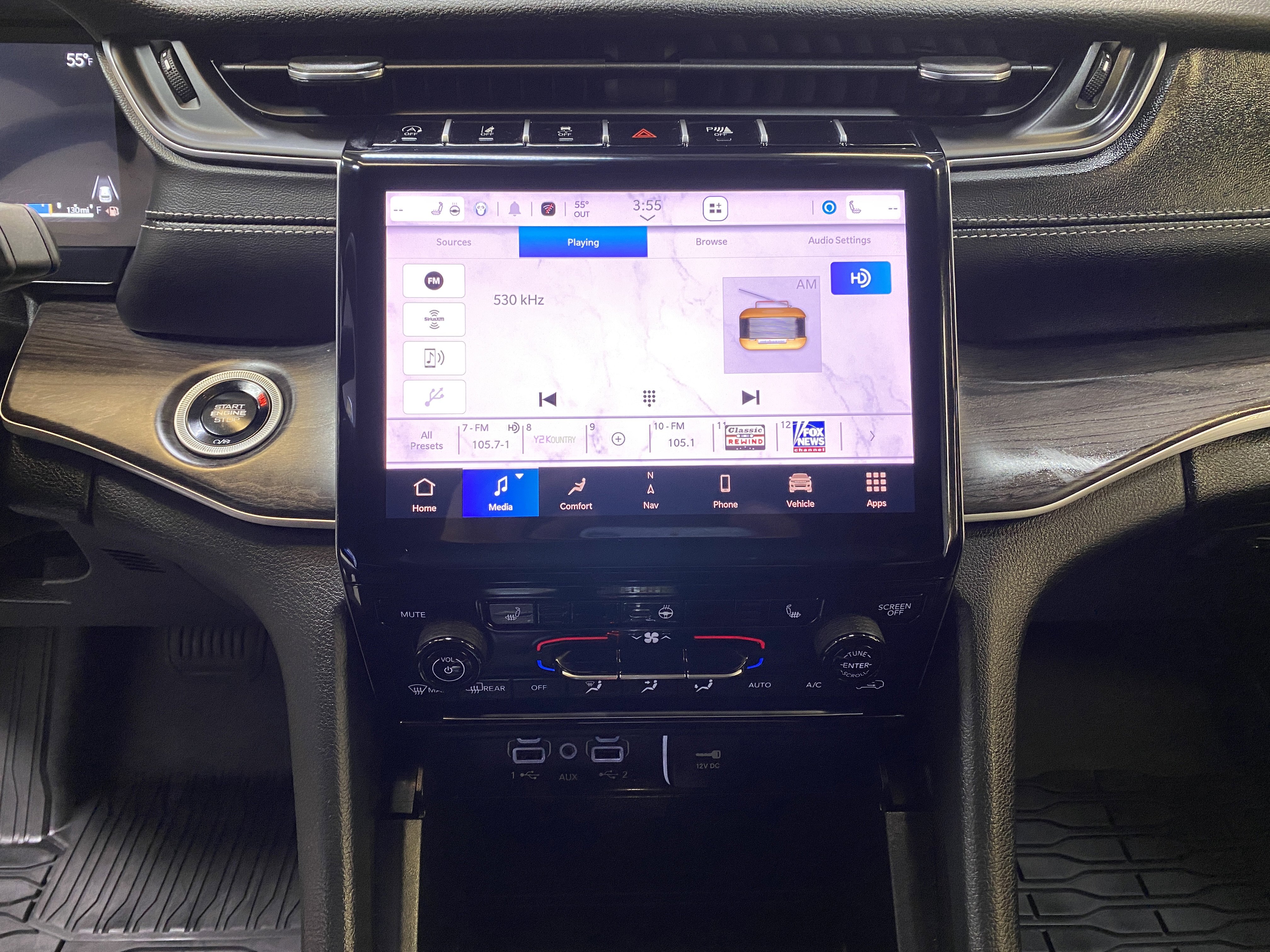 Used 2025 Jeep Grand Cherokee L Limited w/ Black Appearance Package image 40