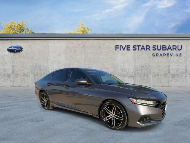 Used 2021 Honda Accord Touring image 2