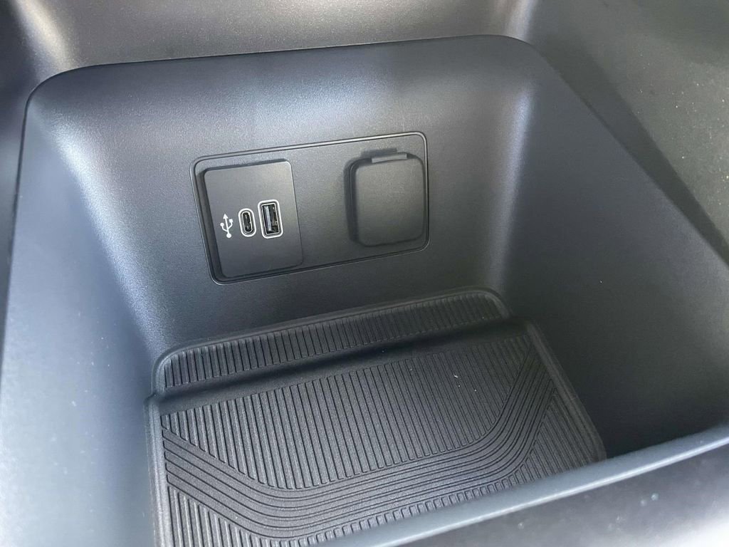 New 2026 Ford Explorer Active image 7