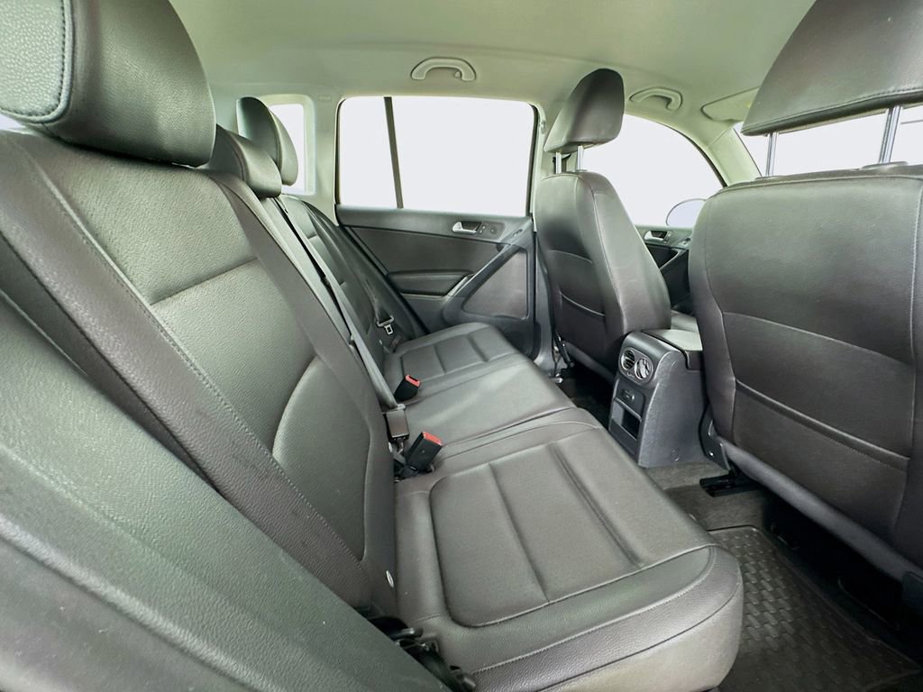 Used 2017 Volkswagen Tiguan S FWD image 33