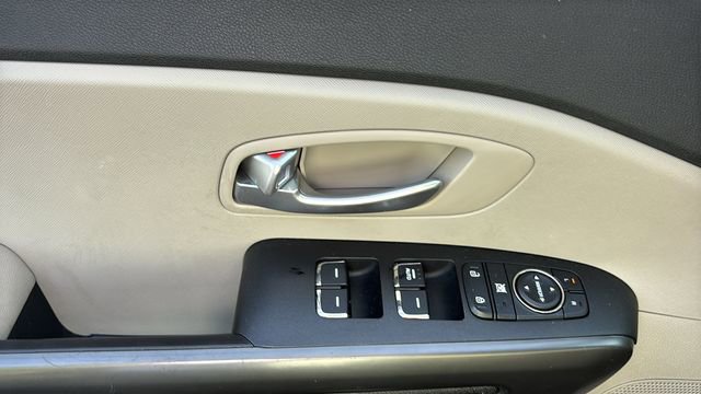 Used 2021 Kia Sedona LX FWD image 10