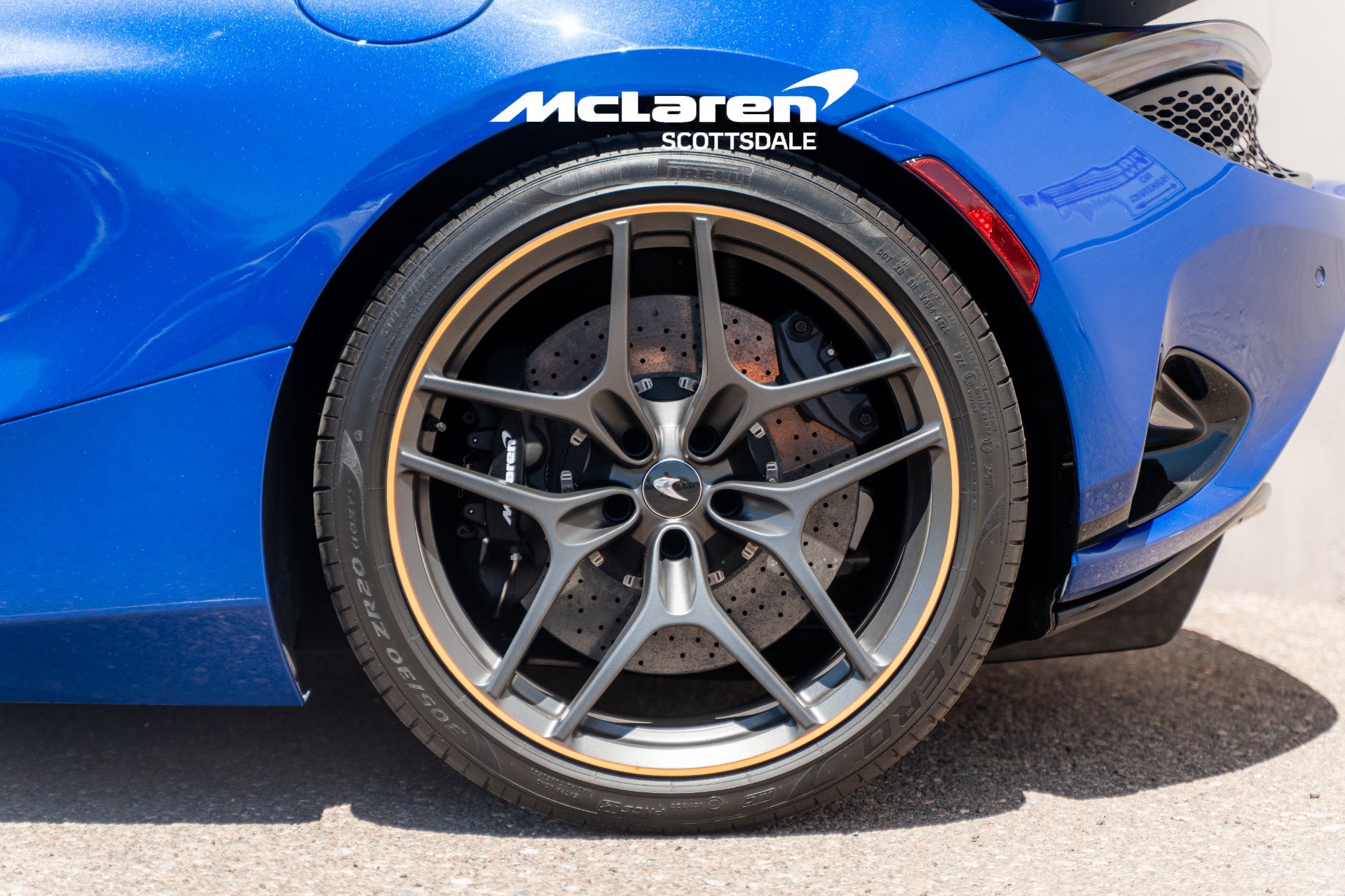 Used 2024 McLaren 750S Spider RWD image 29