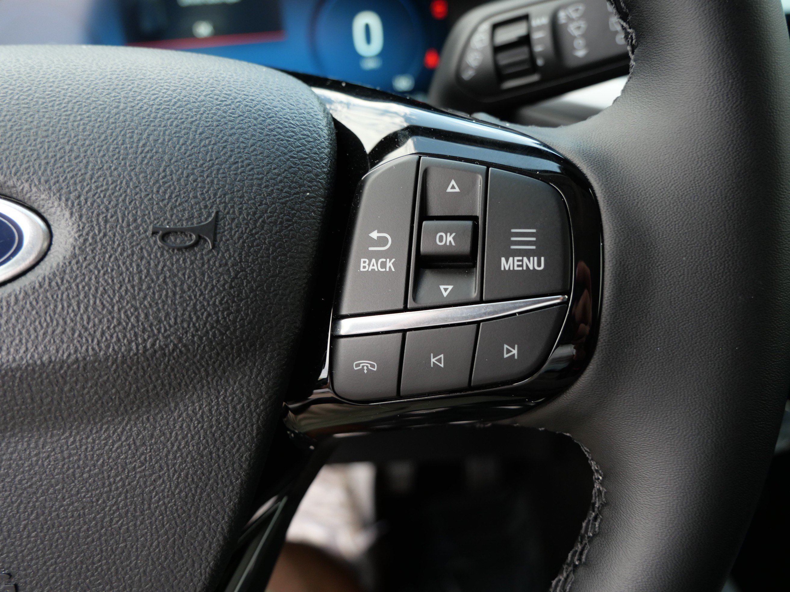 Used 2025 Ford Escape SE w/ PHEV Premium Package FWD image 29