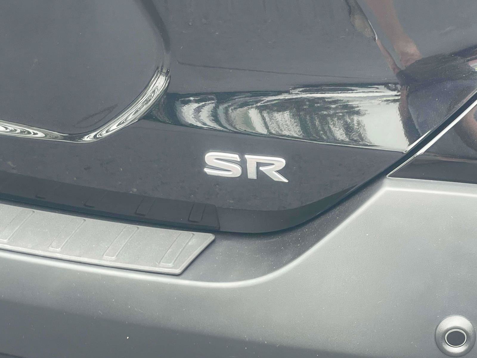 Used 2020 Nissan Kicks SR w/ Exterior Package FWD image 8