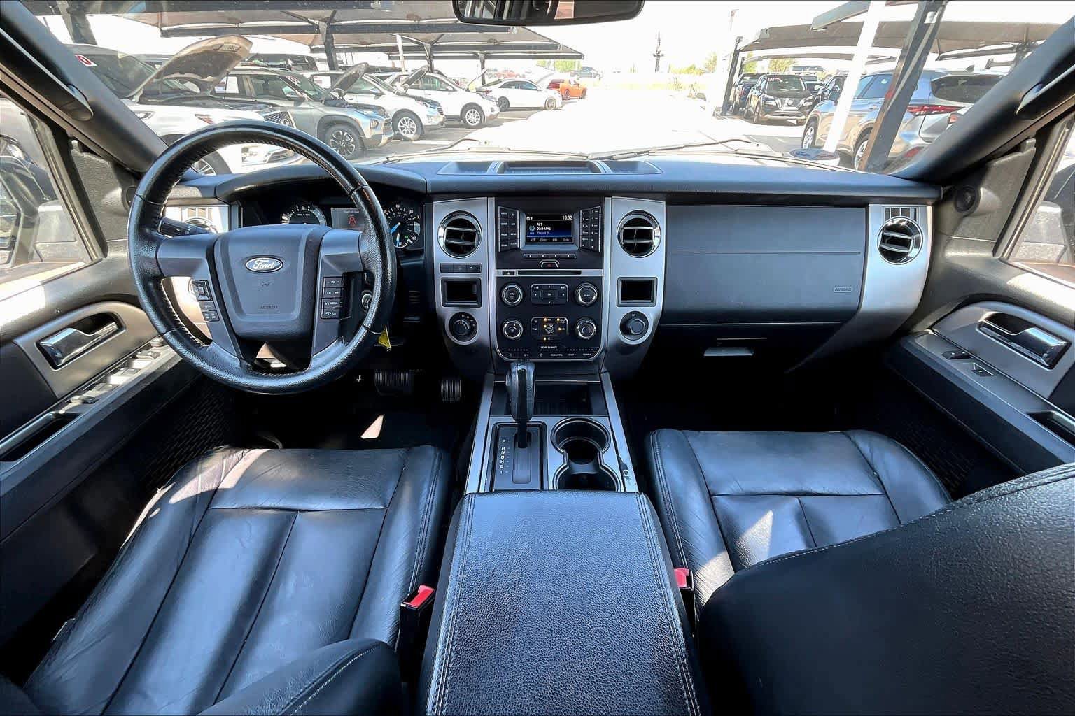 Used 2017 Ford Expedition XLT AWD/4WD image 13