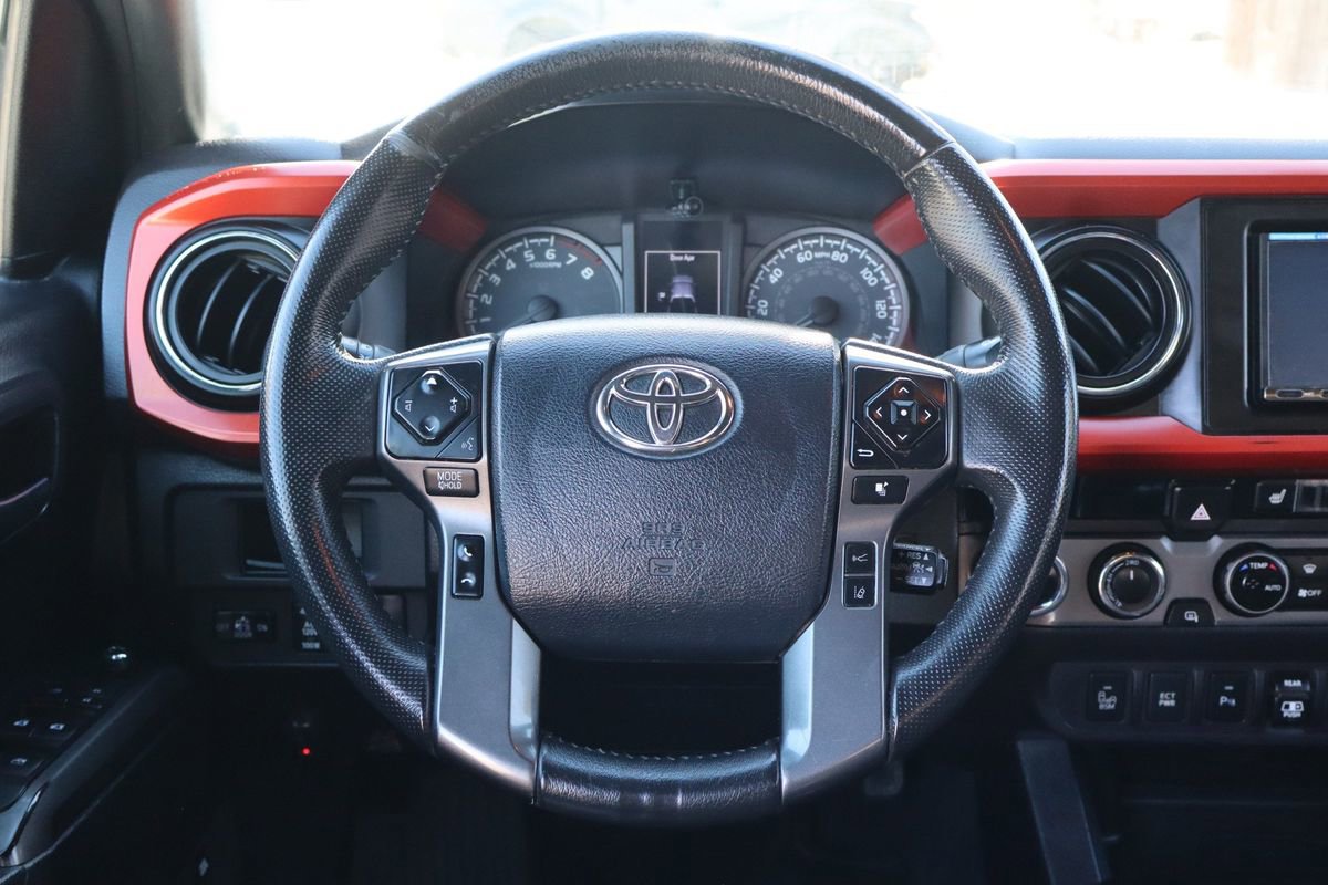 Used 2018 Toyota Tacoma TRD Off-Road AWD/4WD image 18