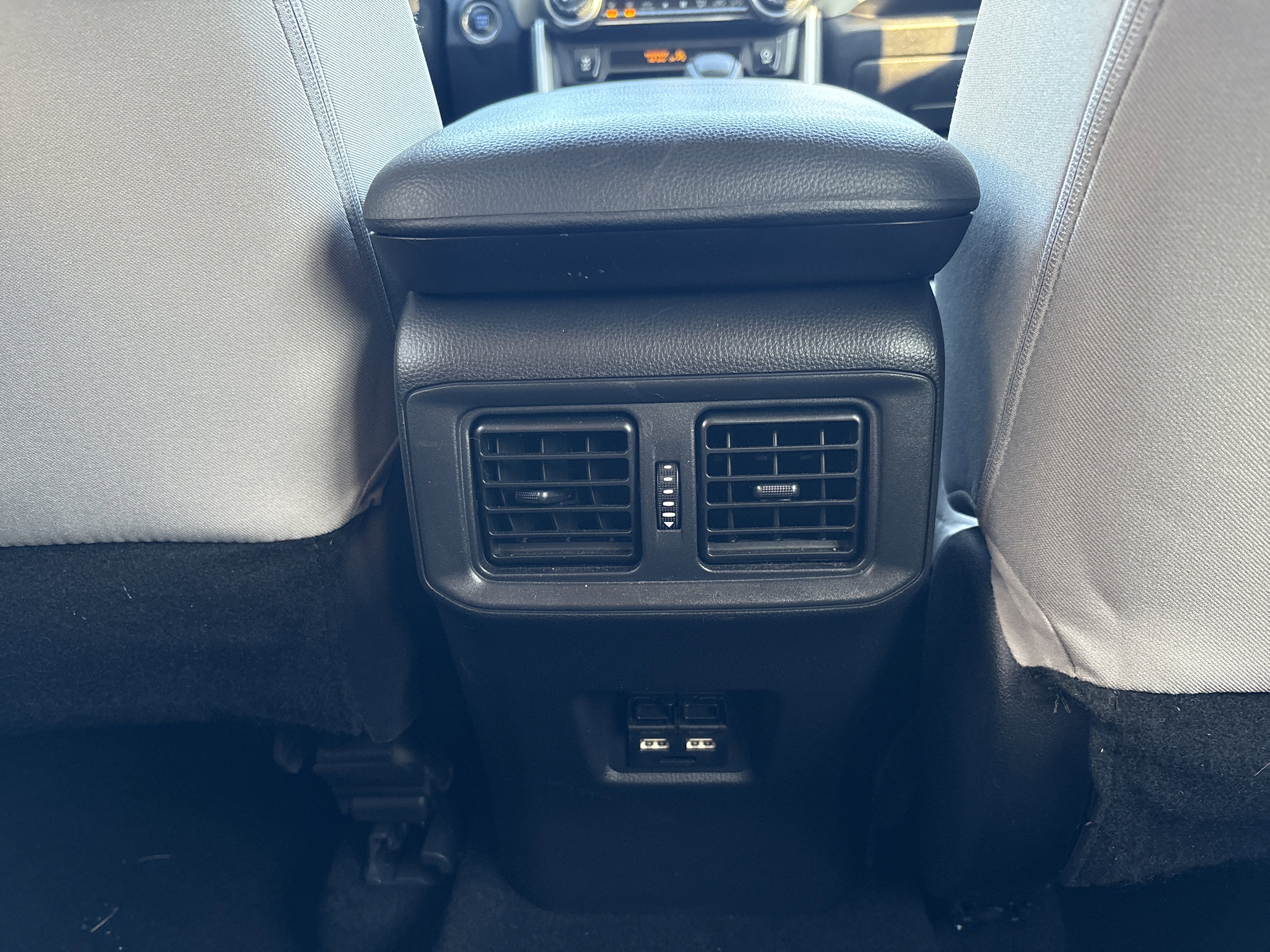 Used 2021 Toyota RAV4 XLE w/ Carpet Mat Package (TMS) image 17