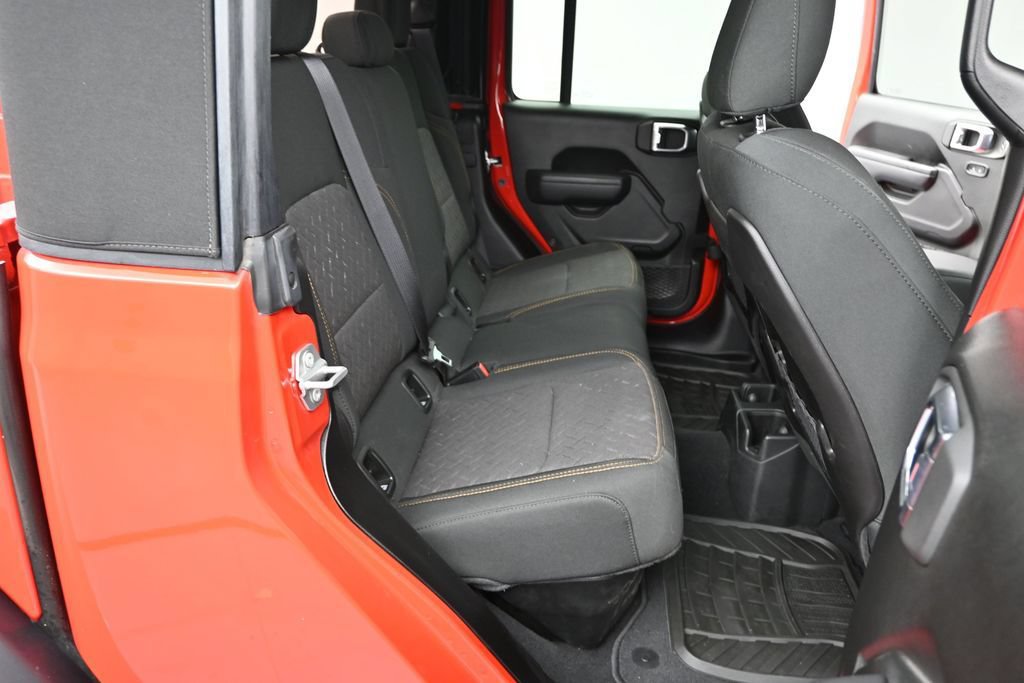 Used 2024 Jeep Gladiator Mojave AWD/4WD image 8