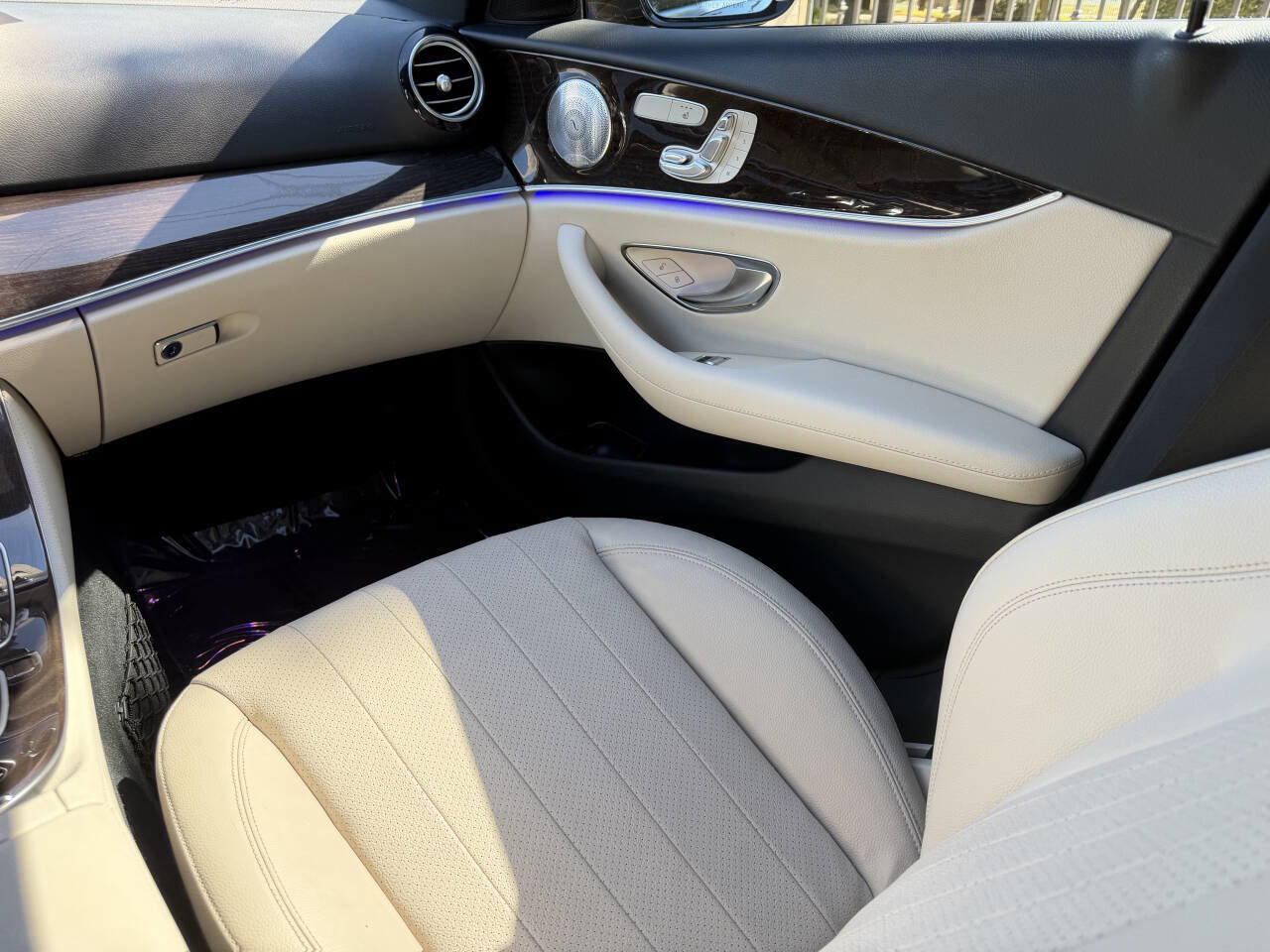 Used 2020 Mercedes-Benz E 350 Sedan image 15