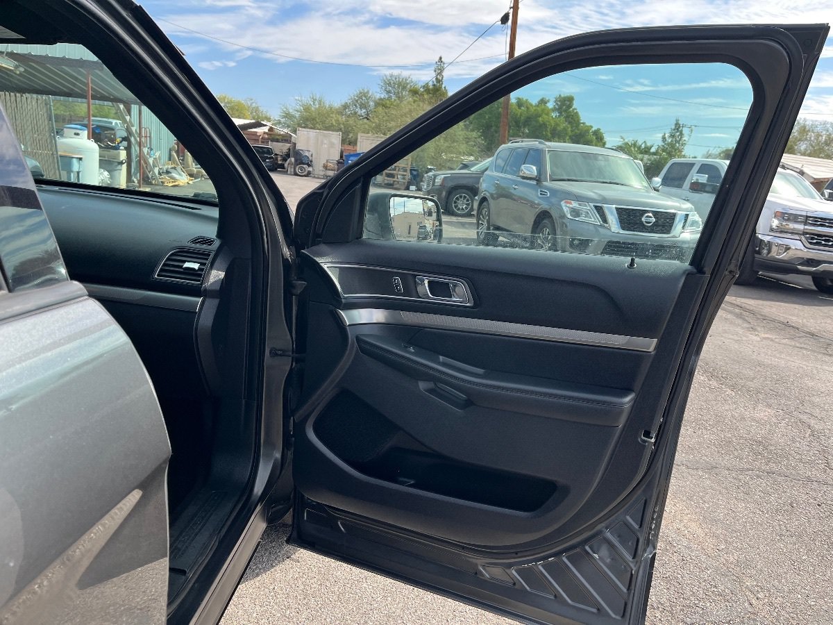 Used 2019 Ford Explorer XLT FWD image 38