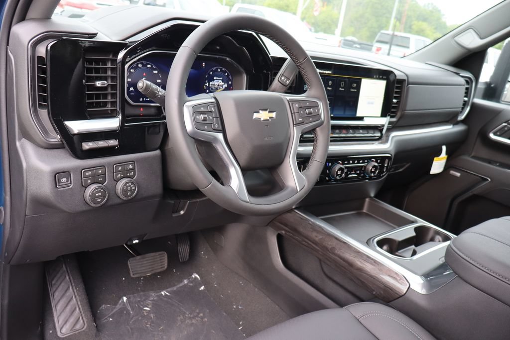 New 2026 Chevrolet Silverado 2500 LTZ w/ LTZ Convenience Package AWD/4WD image 6