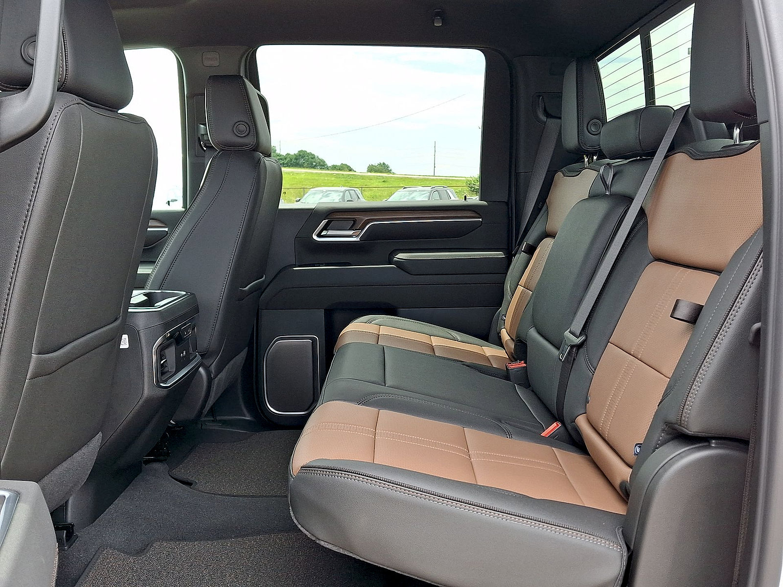 New 2026 Chevrolet Silverado 2500 High Country w/ Z71 Off-Road Package AWD/4WD image 13