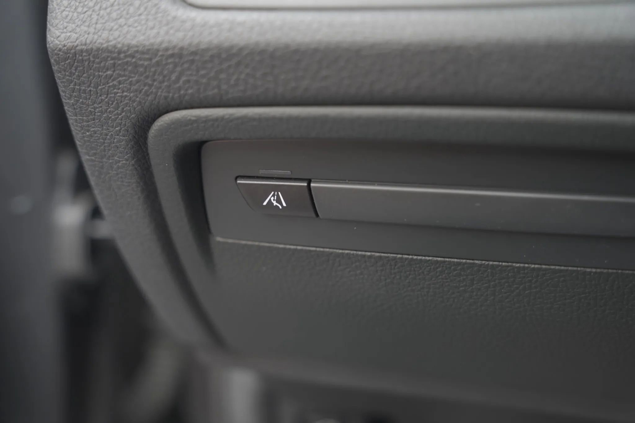 Used 2018 BMW 340i Sedan w/ Executive Package image 19