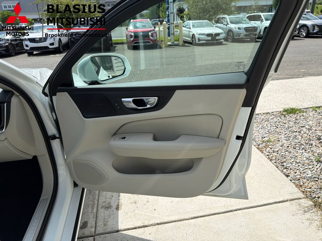 Used 2019 Volvo S60 T5 Momentum w/ Multimedia Package FWD image 58