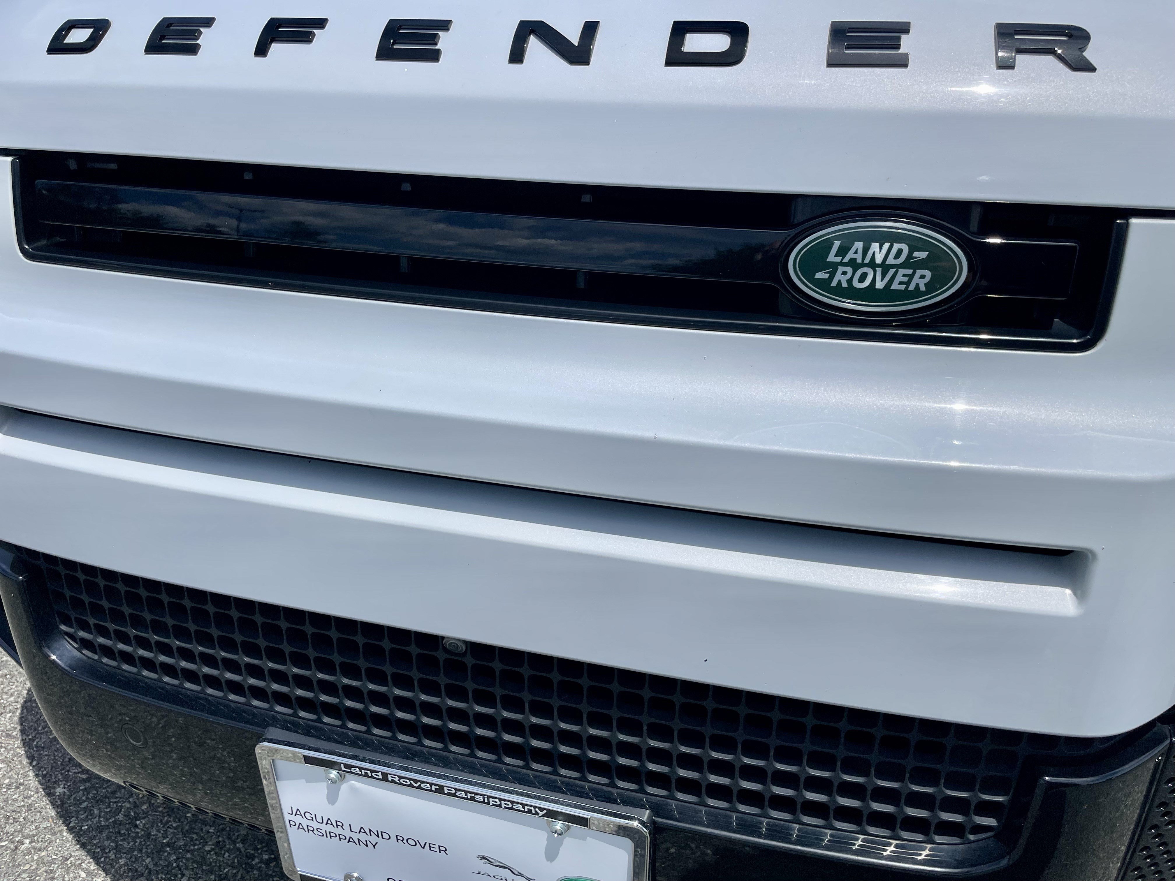 Used 2023 Land Rover Defender 110 V8 AWD/4WD image 33