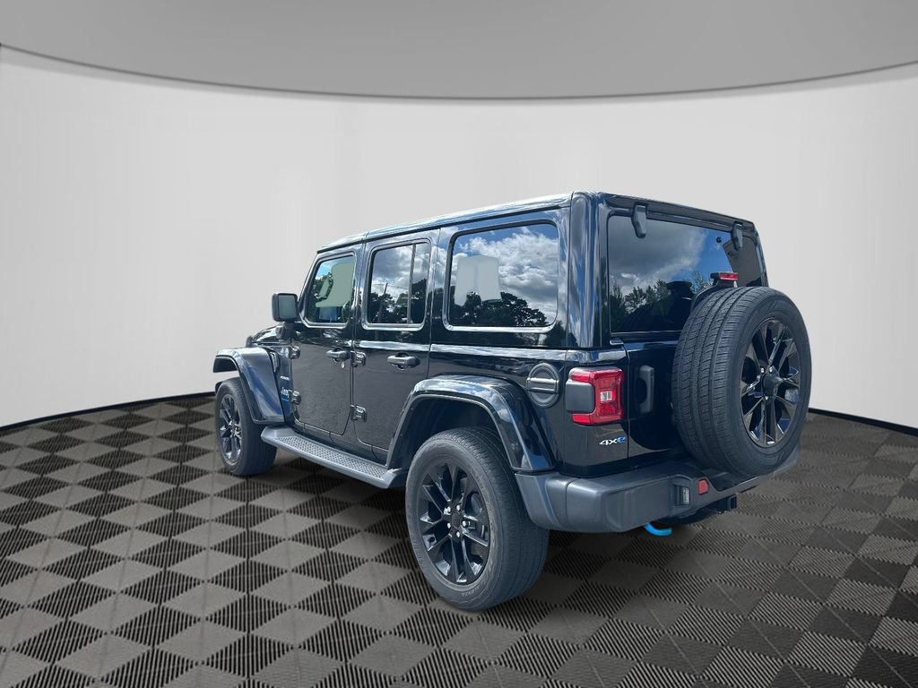 Used 2023 Jeep Wrangler Unlimited Sahara w/ Cold Weather Group AWD/4WD image 3