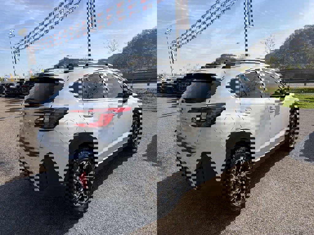 Used 2024 Subaru Crosstrek 2.0i Premium image 5