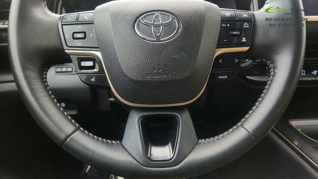 Used 2024 Toyota Crown AWD/4WD image 40