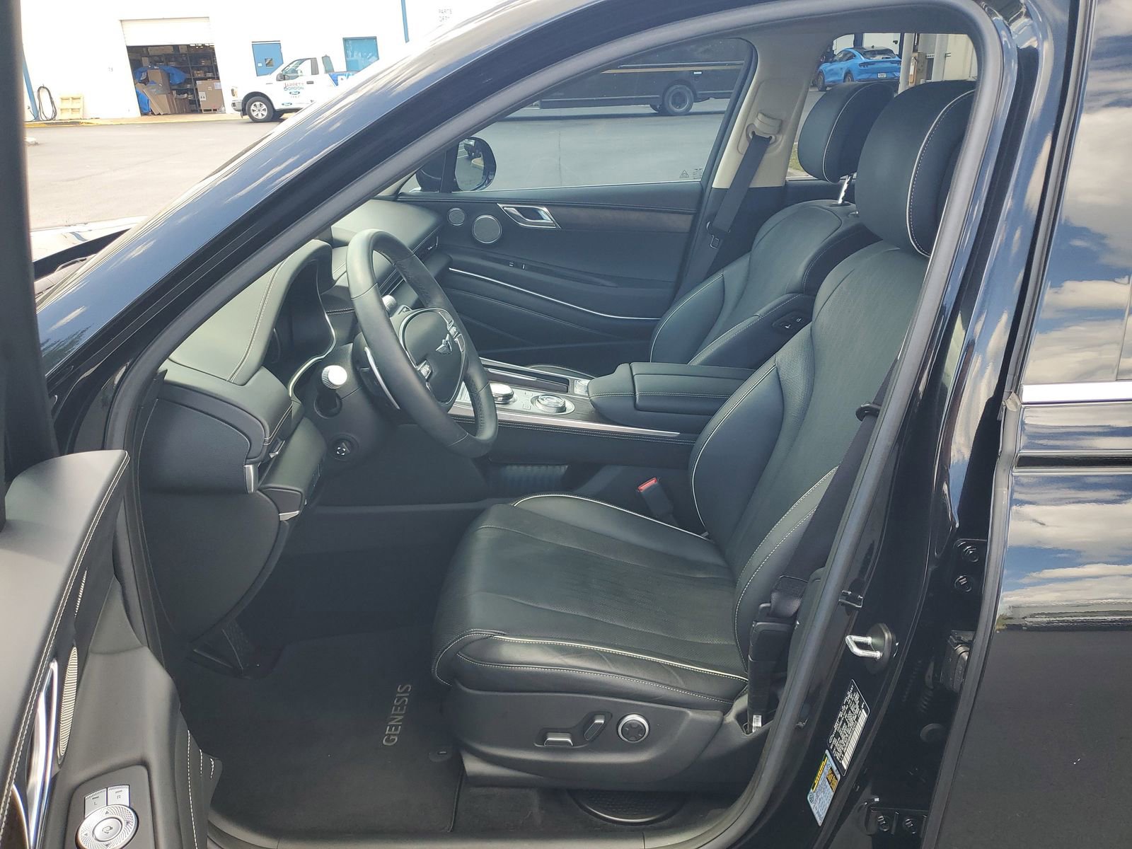 Used 2024 Genesis GV80 2.5T w/ Advanced Package AWD/4WD image 18