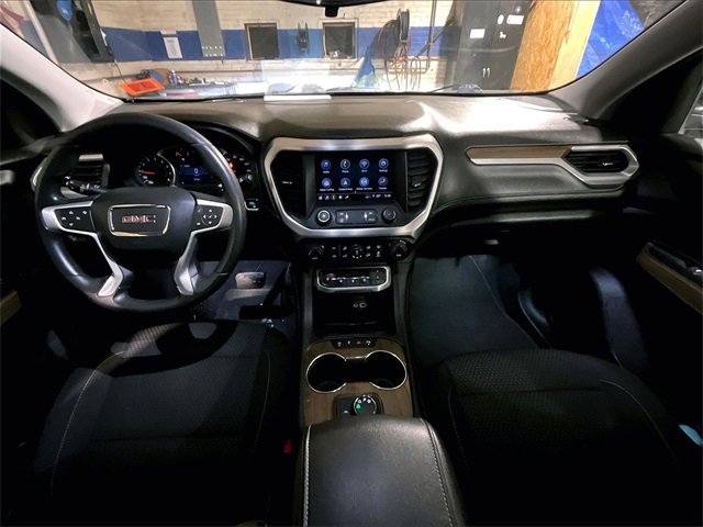 Used 2022 GMC Acadia SLE image 16
