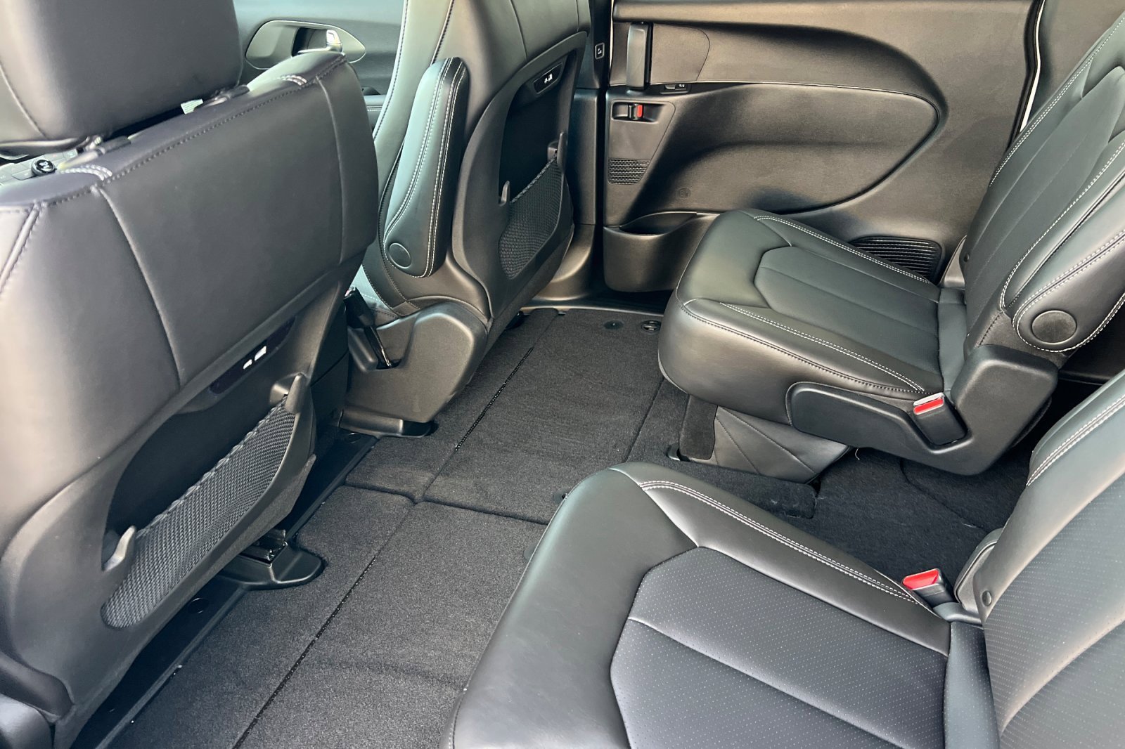 New 2026 Chrysler Pacifica Select image 10