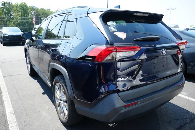 Used 2020 Toyota RAV4 XLE Premium FWD image 9