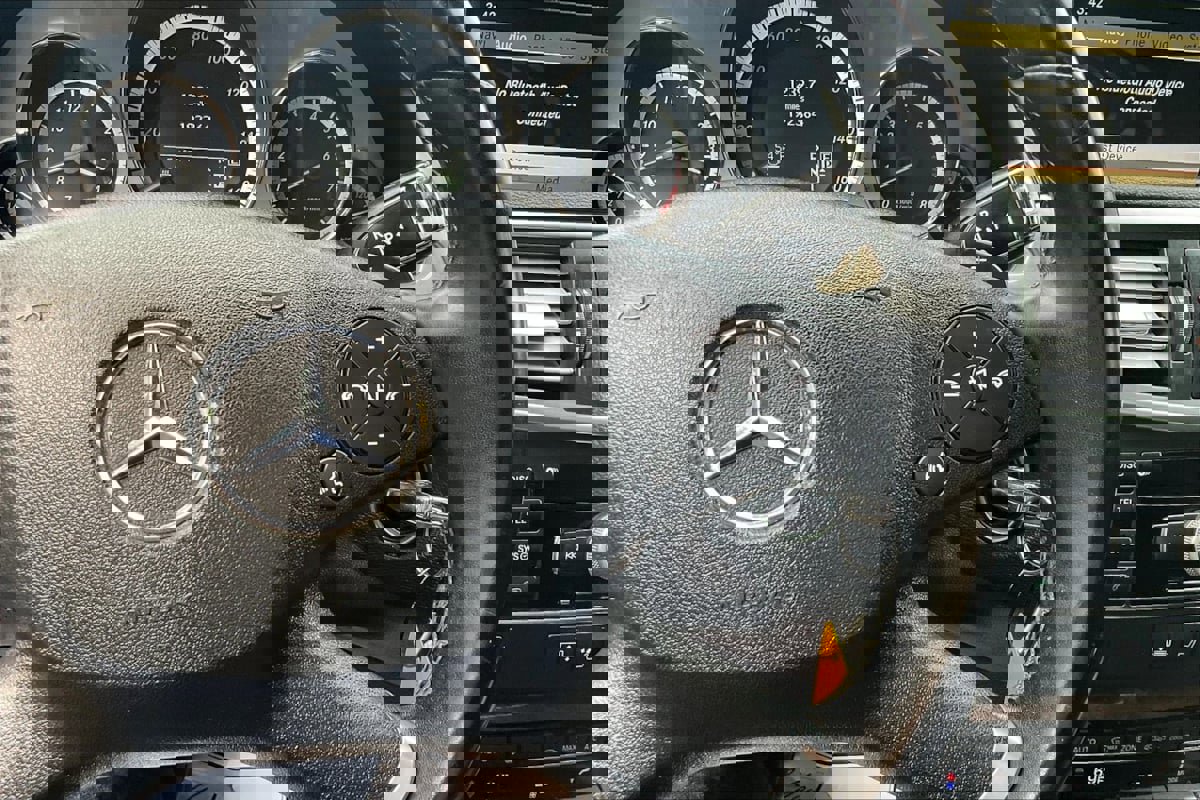 Used 2011 Mercedes-Benz E 350 4MATIC Sedan image 12