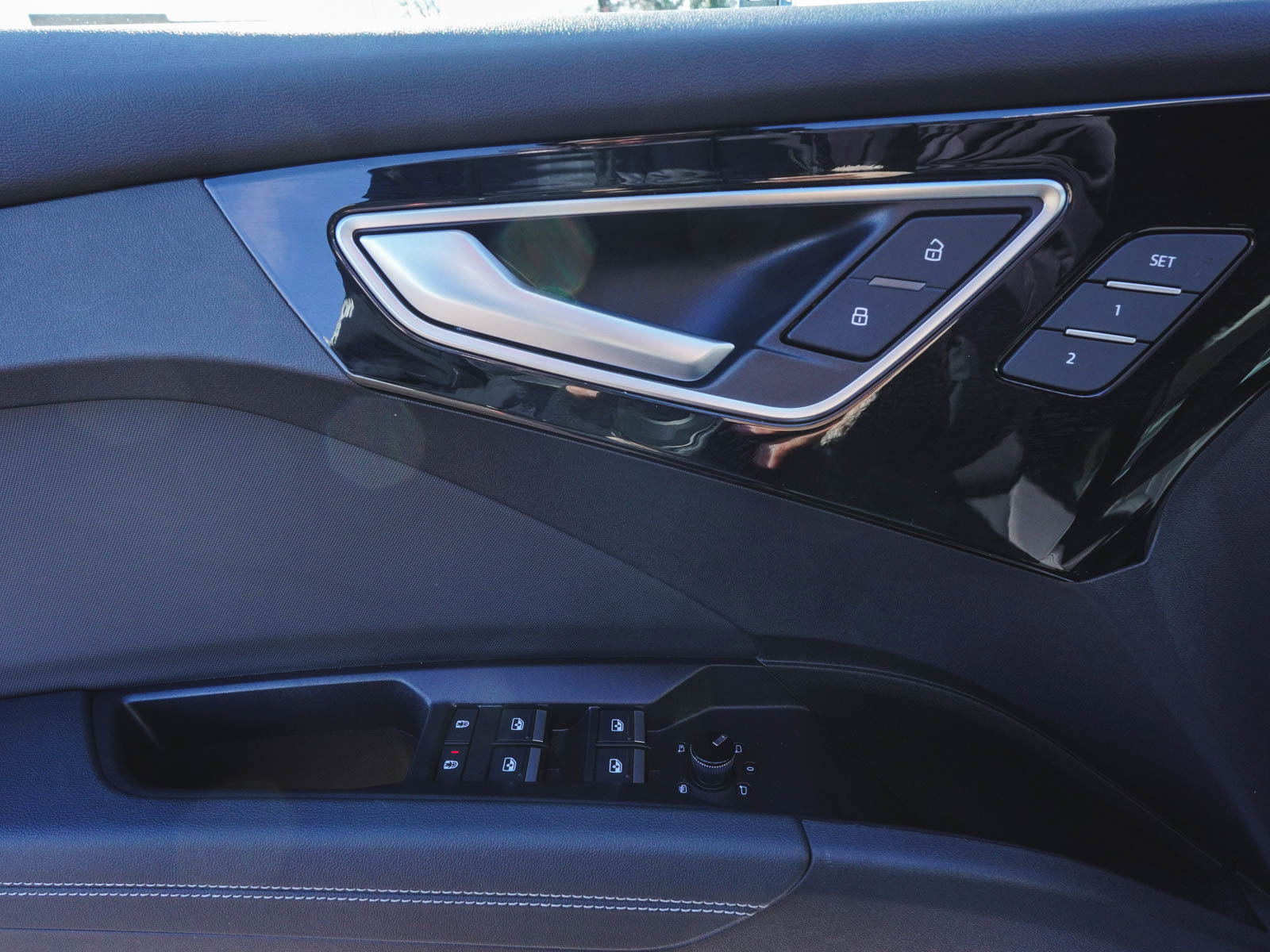 Used 2025 Audi Q4 e-tron Premium image 10