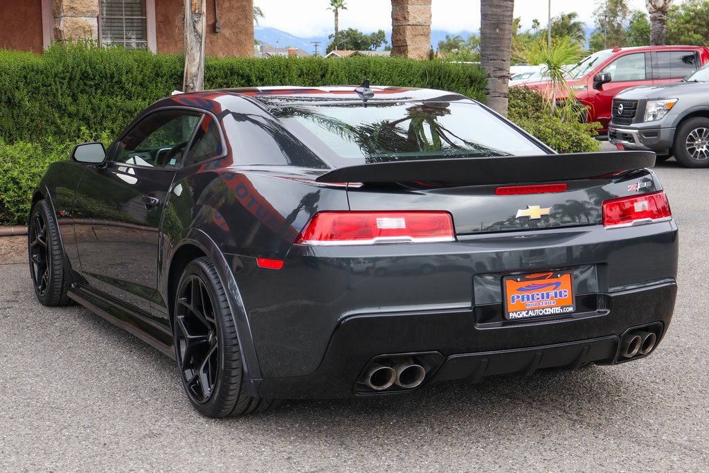 Used 2015 Chevrolet Camaro Z/28 RWD image 6