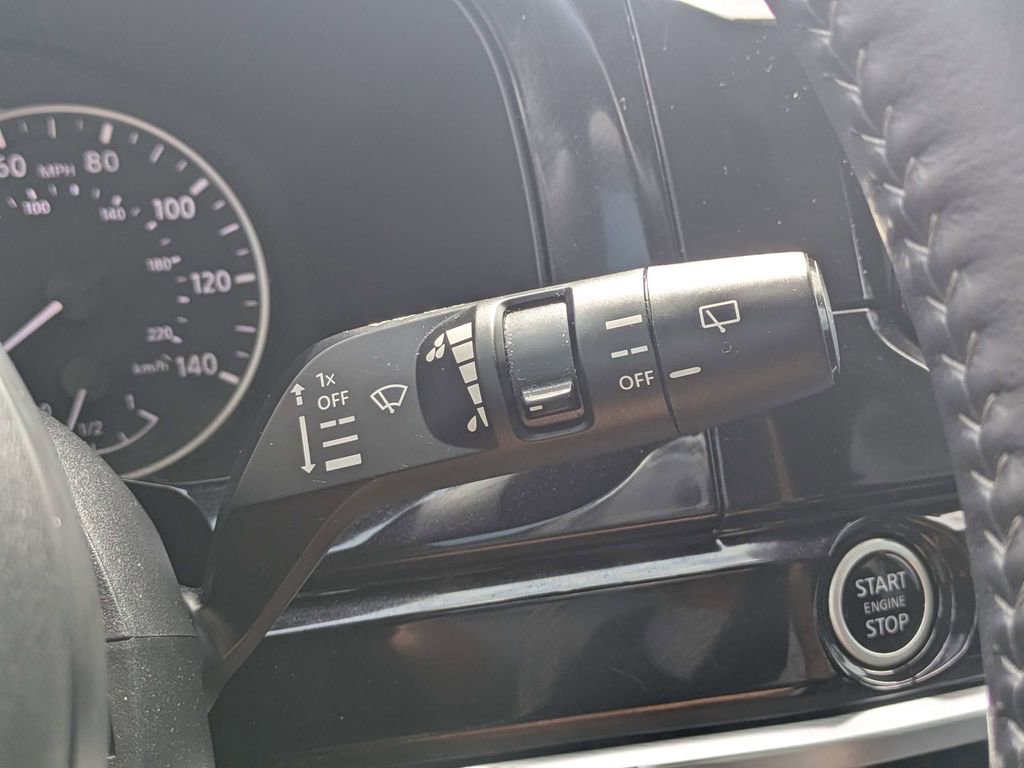 Used 2024 Nissan Pathfinder SV FWD image 27