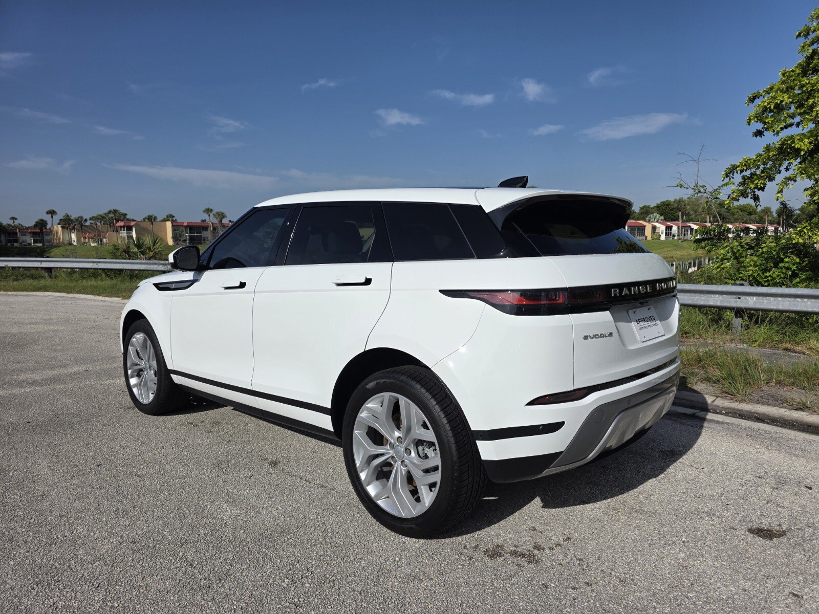 Certified 2023 Land Rover Range Rover Evoque SE AWD/4WD image 2