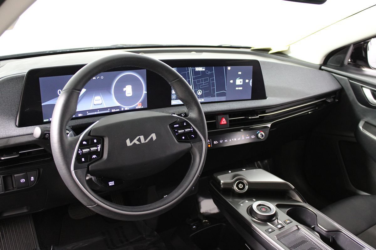 Used 2024 Kia EV6 Light RWD image 9