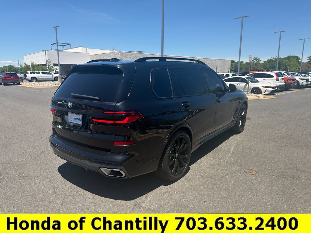 Used 2023 BMW X7 xDrive40i w/ M Sport Package AWD/4WD image 7