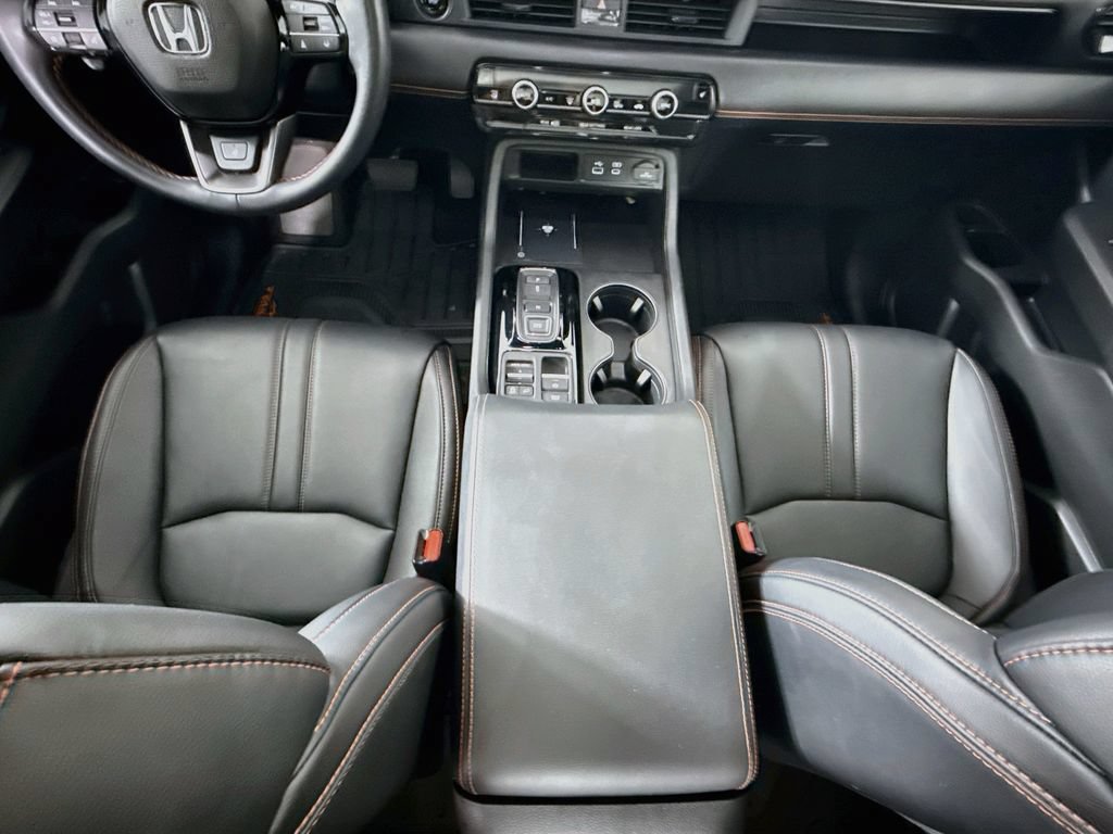 Certified 2025 Honda Pilot TrailSport image 16