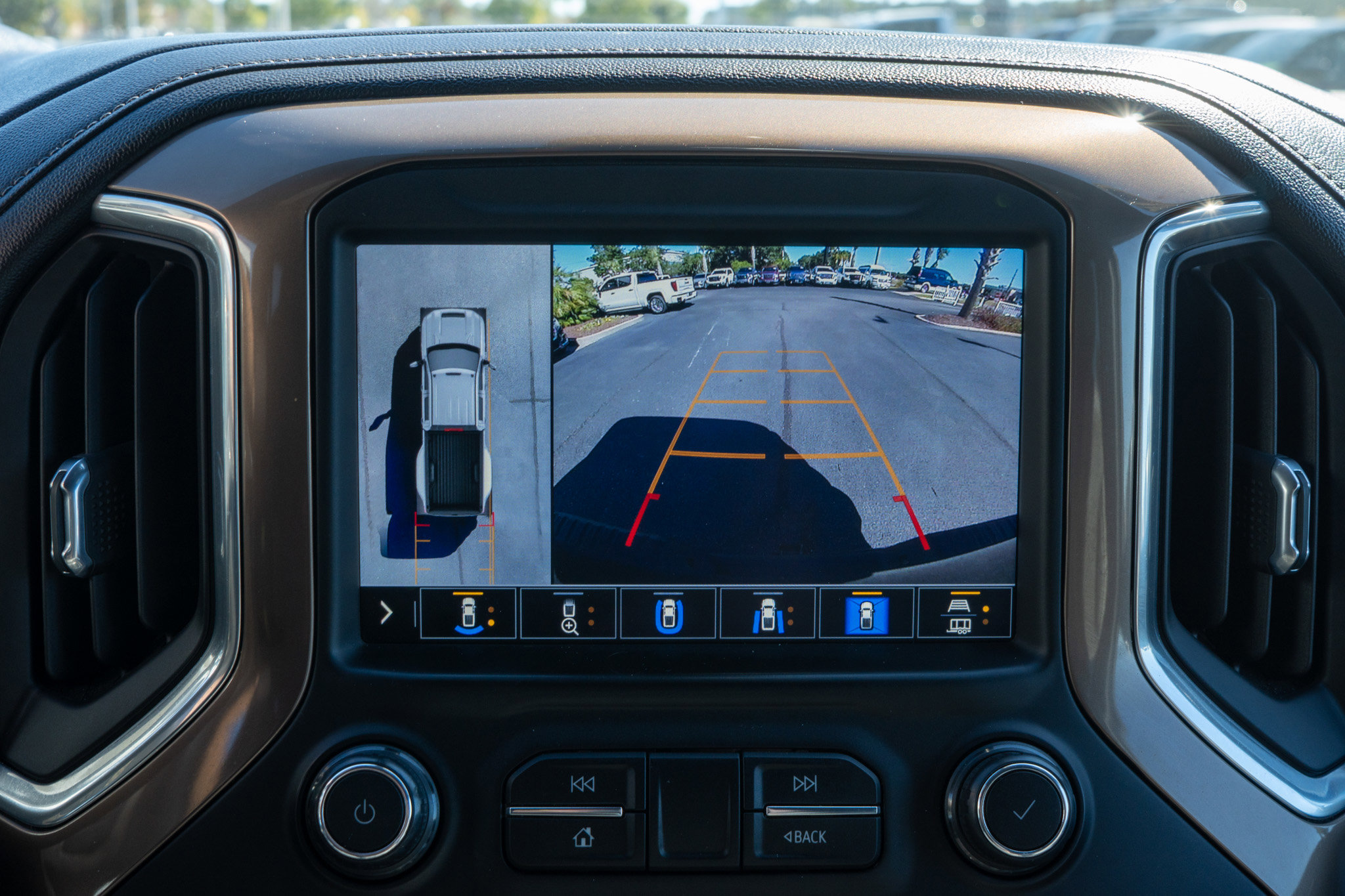 Used 2020 Chevrolet Silverado 3500 High Country image 16