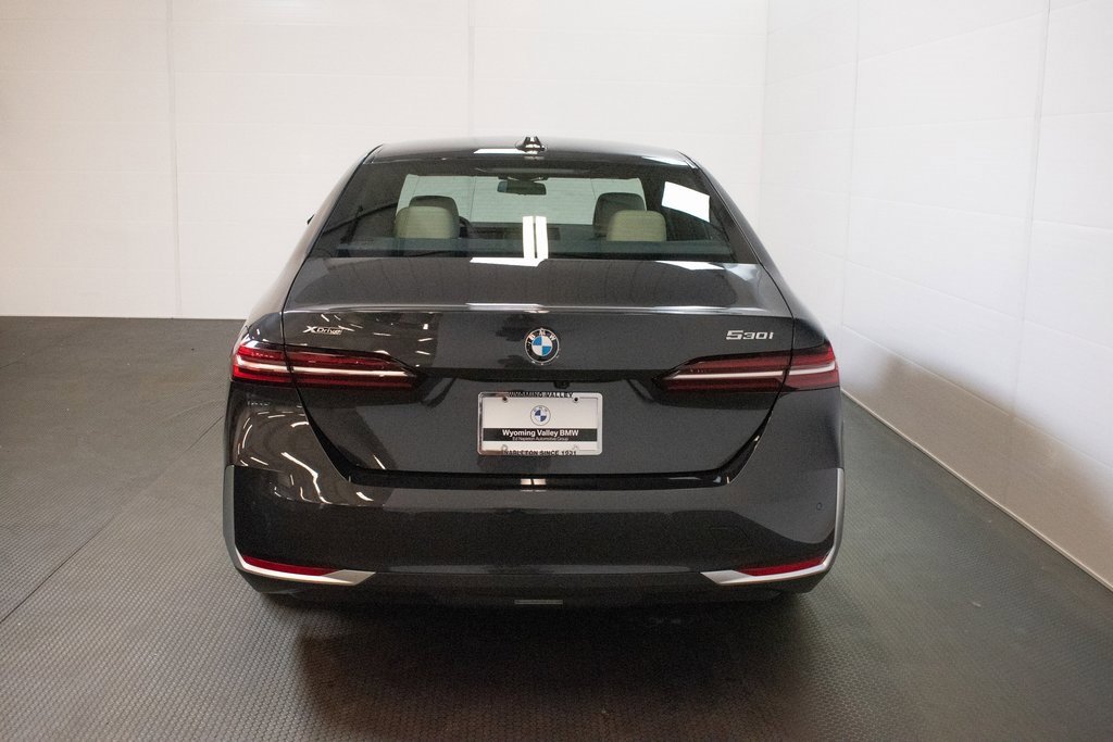 New 2026 BMW 530i xDrive w/ Premium Package image 5