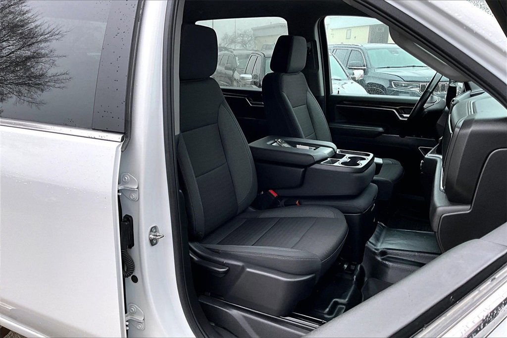 Used 2024 GMC Sierra 3500 SLE w/ SLE Convenience Package image 7